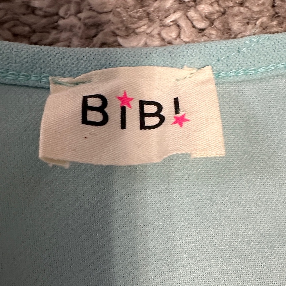 BiBi Aqua Ruffle Sleeveless Blouse Medium - Picture 2 of 7